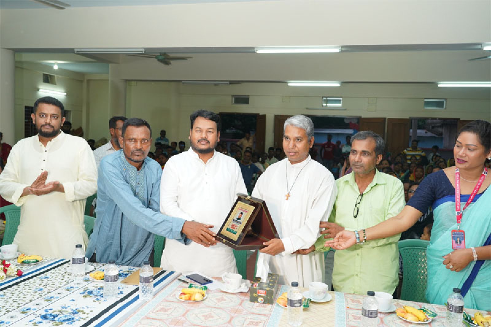 নগরীর কয়েরদাঁড়া খ্রিস্টানপাড়া ধর্মপল্লীর উদ্যোগে  বর্ণাঢ্য আয়োজনে রাসিক প্রশাসককে সংবর্ধনা প্রদান