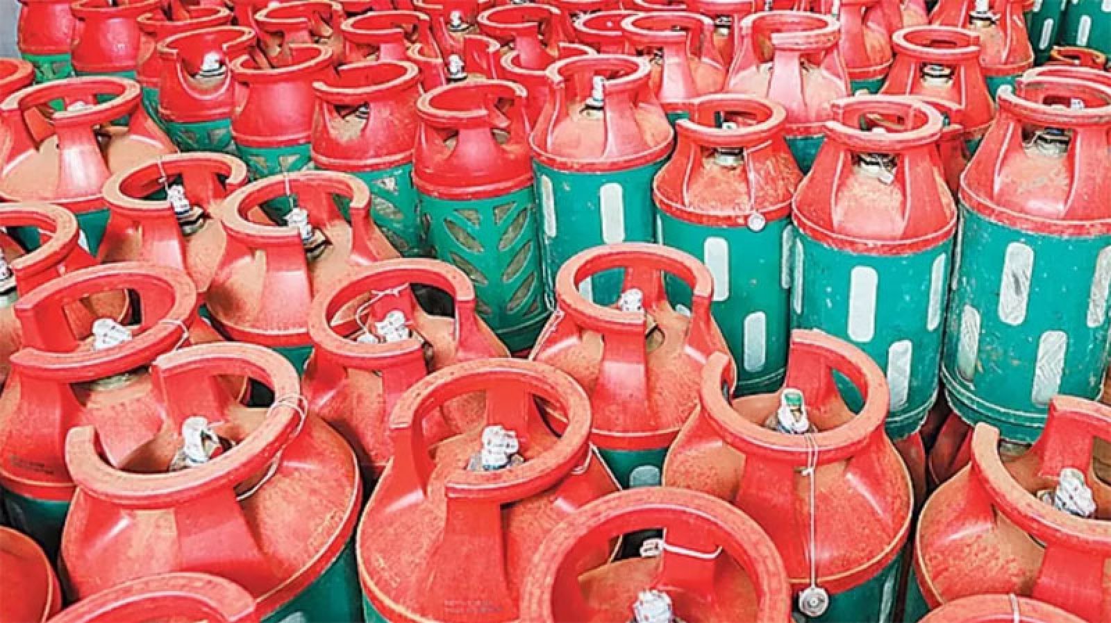 এপ্রিলে দ্বিতীয় দফায় বাড়ল গ্যাসের দাম