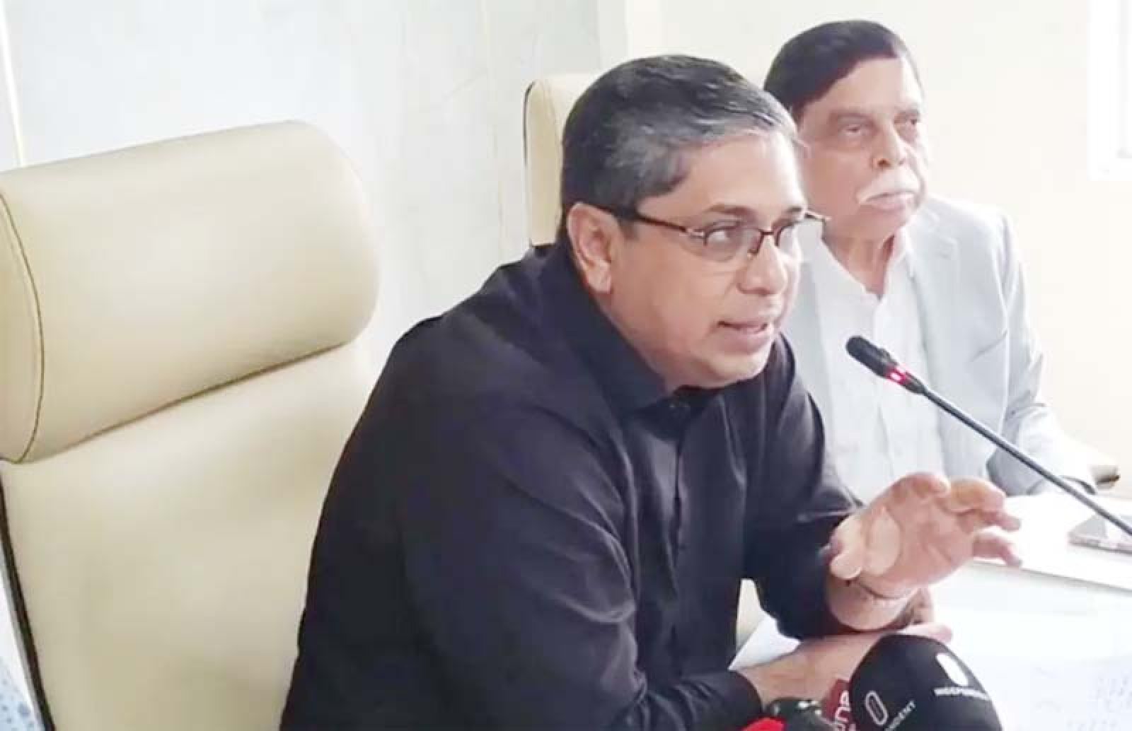 অটোরিকশায় সৌরবিদ্যুৎ ছাড়া চার্জ দিলে রেজিস্ট্রেশন নয় : স্থানীয় সরকার প্রতিমন্ত্রী