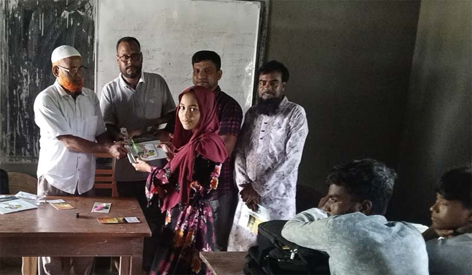 নিয়ামতপুরে মাদকমুক্ত শিক্ষা প্রতিষ্ঠান মাদকের ক্ষতিকর বিষয়ে শ্রেণি বক্তৃতা
