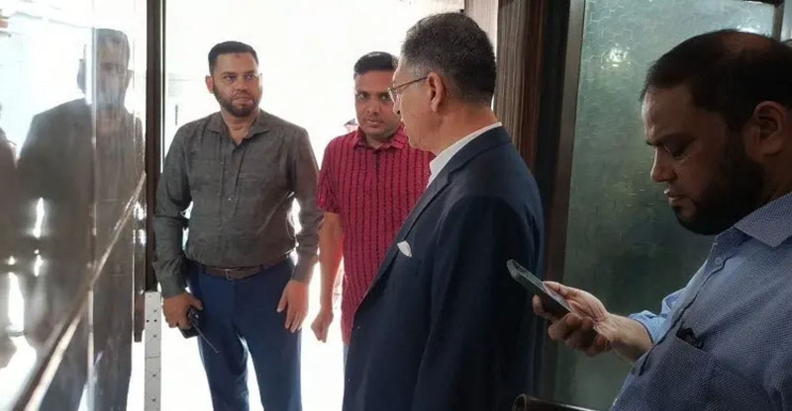 সব থানাকে দালালমুক্ত করার নির্দেশ