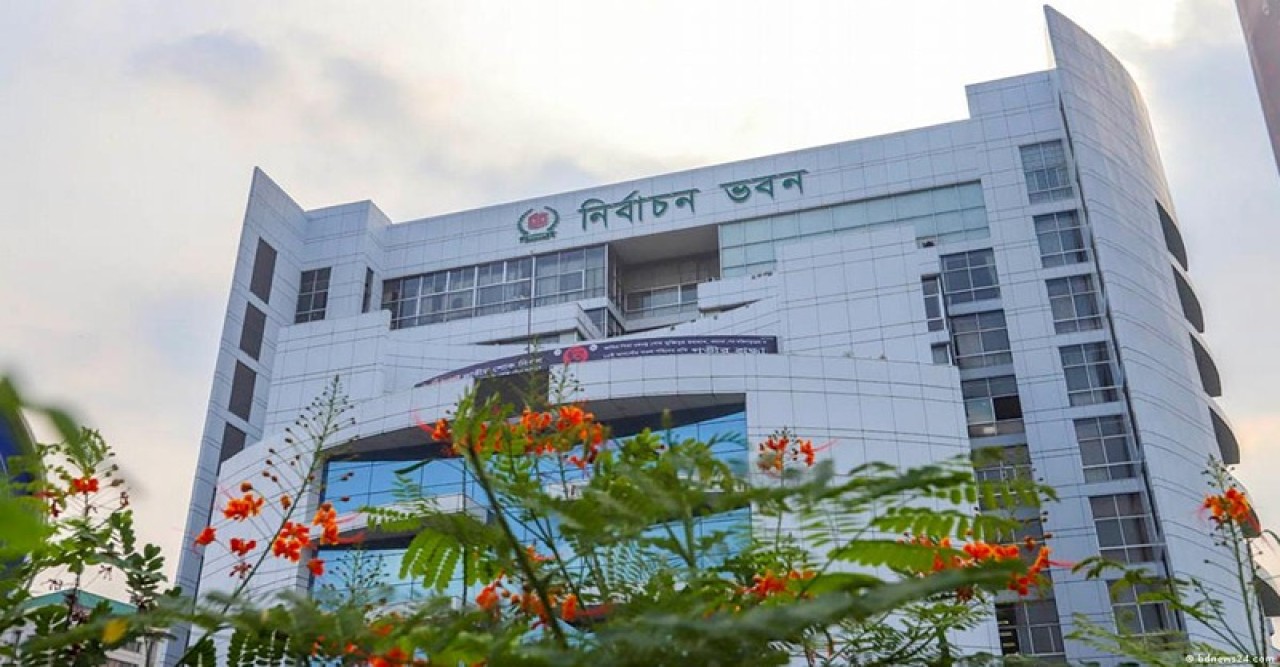 ভোটারদের কেউ উৎসাহিত ও নিরুৎসাহিত করতে পারবে না