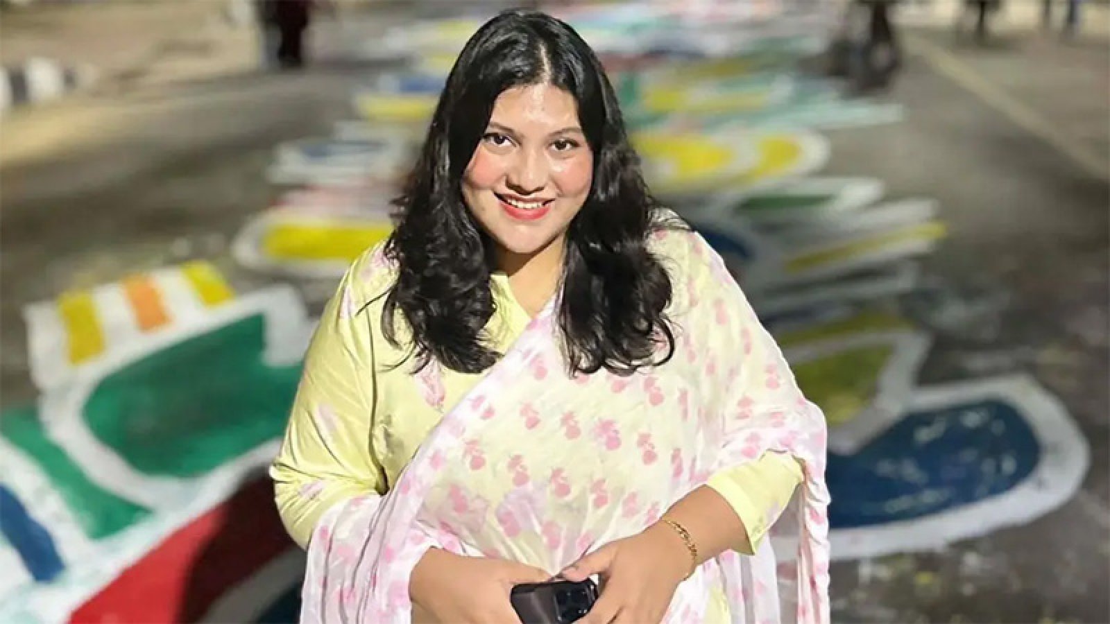 দেশে পৌঁছেছে কারিনা কায়সারের মরদেহ