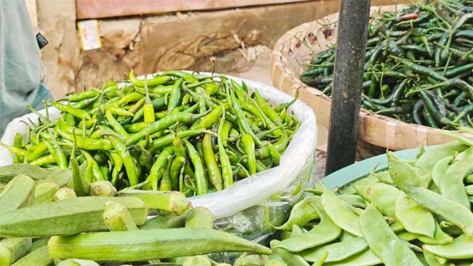 সবজির দাম বেড়ে নাকাল  রাজধানীবাসী