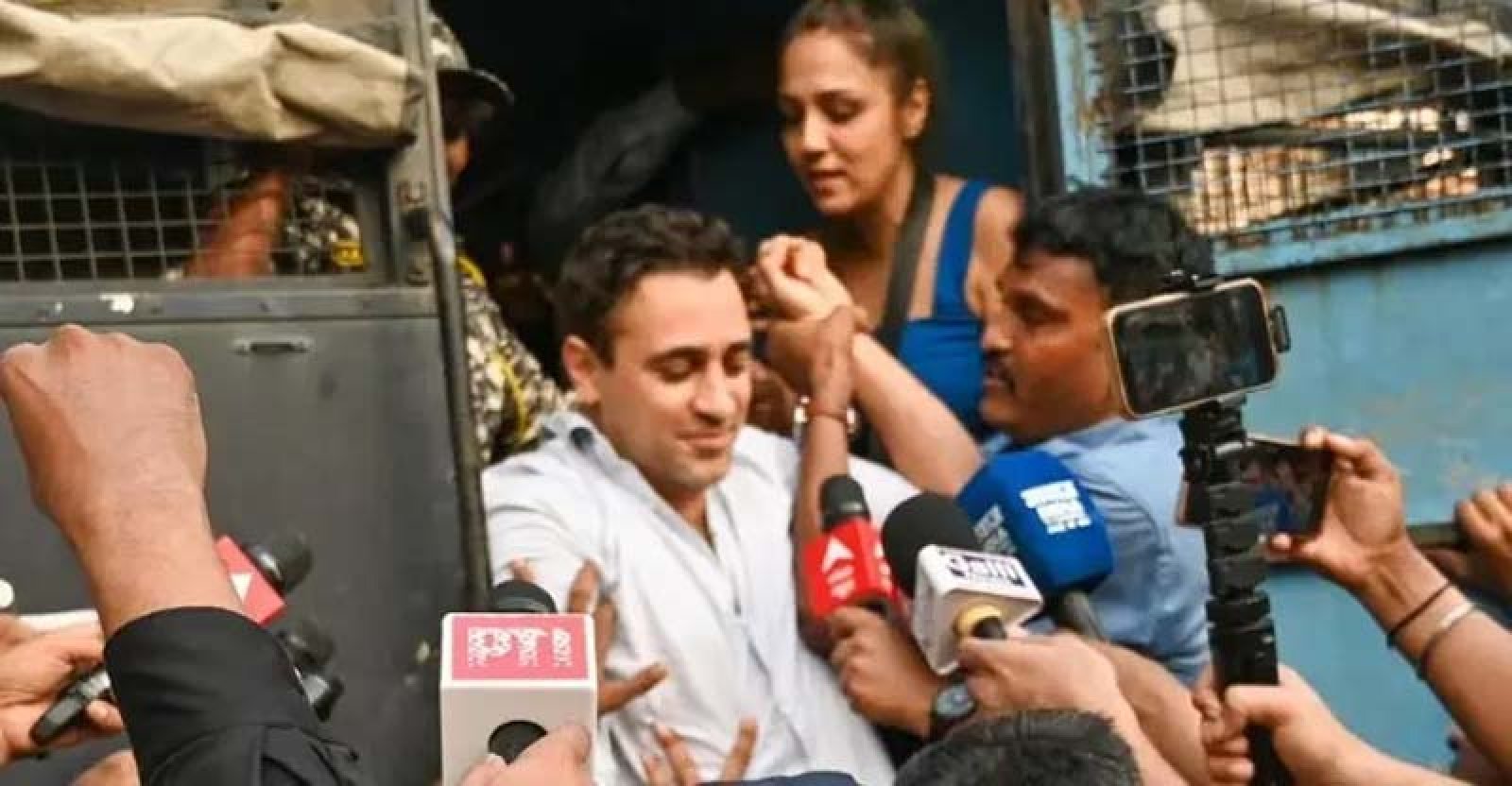 অভিনেতা ইমরান খান আটক