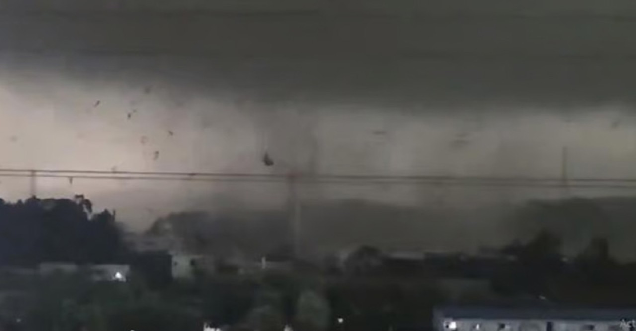 টর্নেডোর তাণ্ডবে নিহত পাঁচ, আহত ৩৩