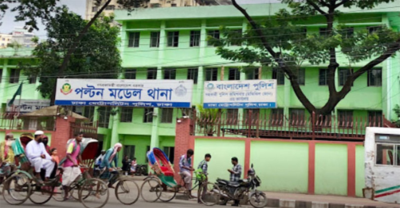 পলিথিনে মোড়ানো নবজাতকের মরদেহ