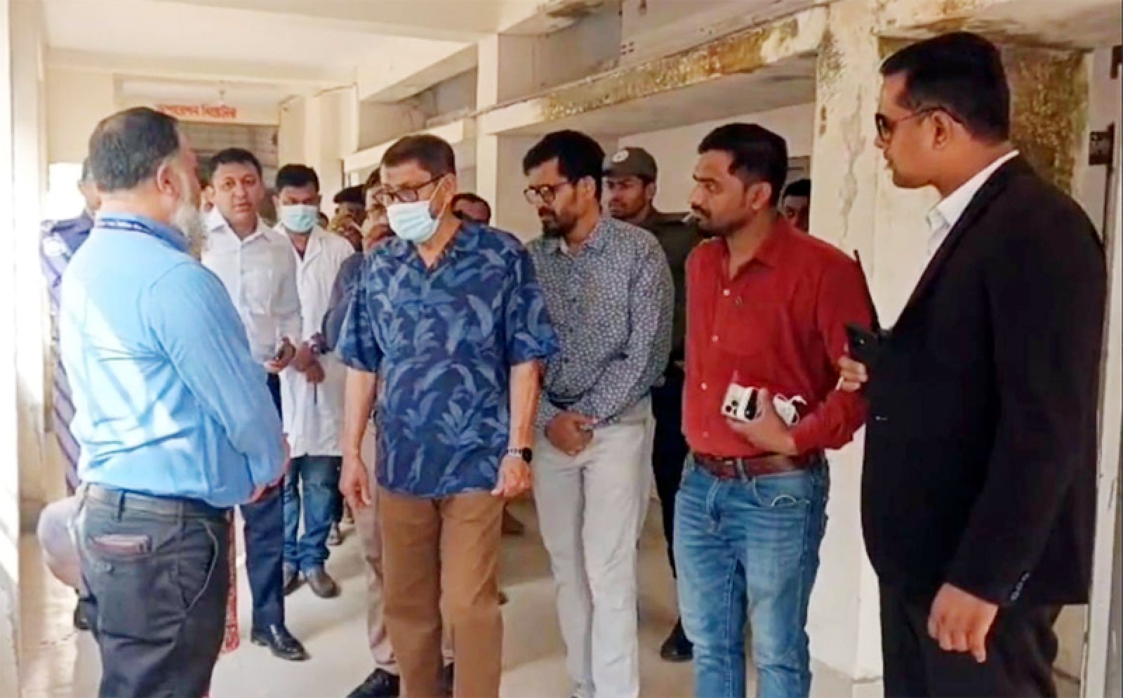 হঠাৎ হাসপাতাল পরিদর্শনে স্বাস্থ্যমন্ত্রী