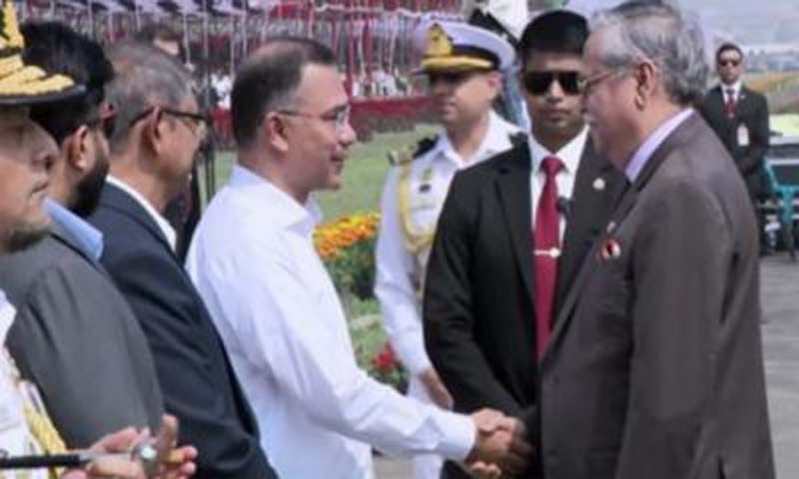 কুচকাওয়াজ অনুষ্ঠানে যোগ দিলেন রাষ্ট্রপতি-প্রধানমন্ত্রী