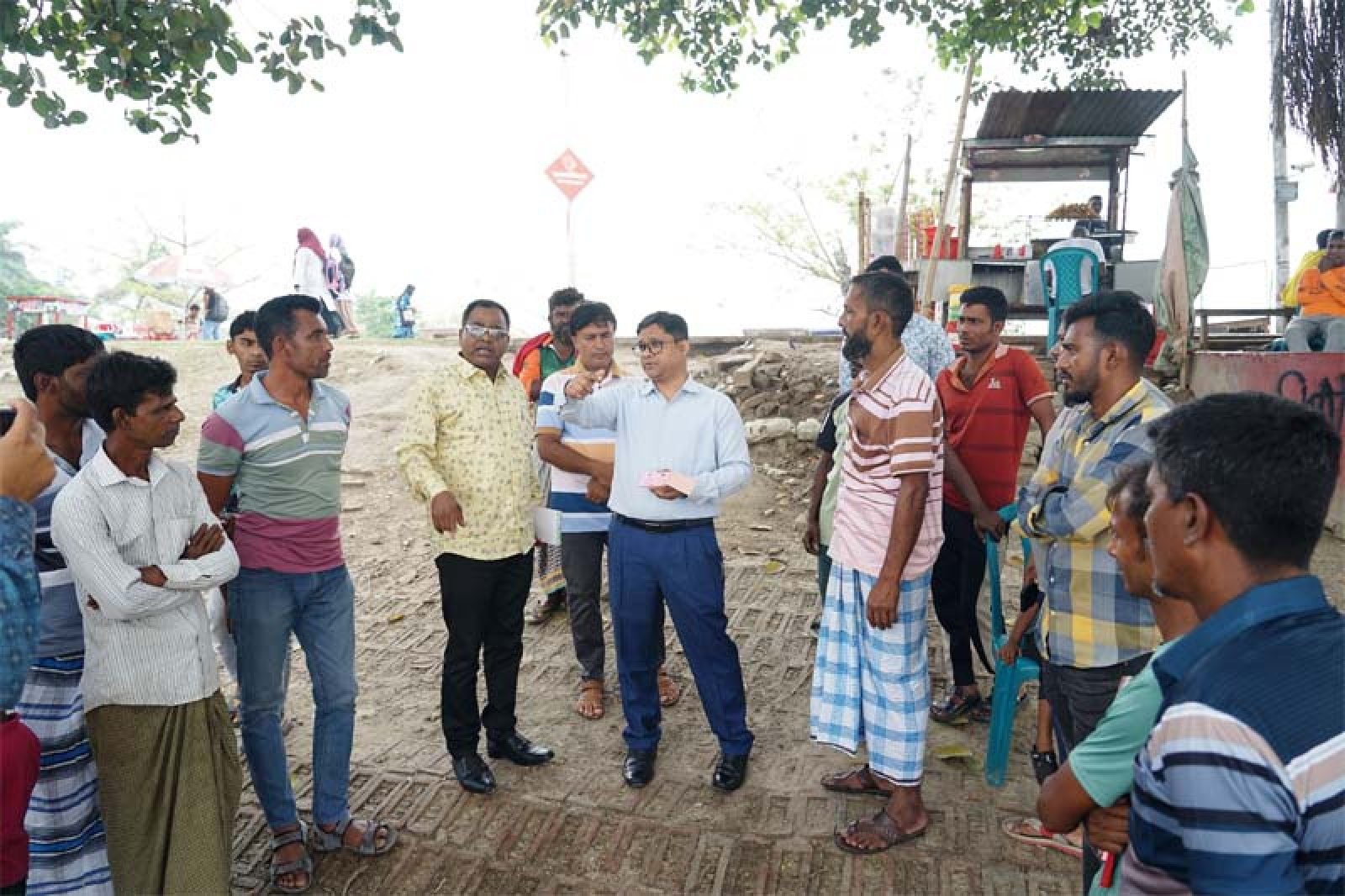 ফেরিঘাট এলাকা পরিদর্শনে সিটি কর্পোরেশনের প্রতিনিধি দল