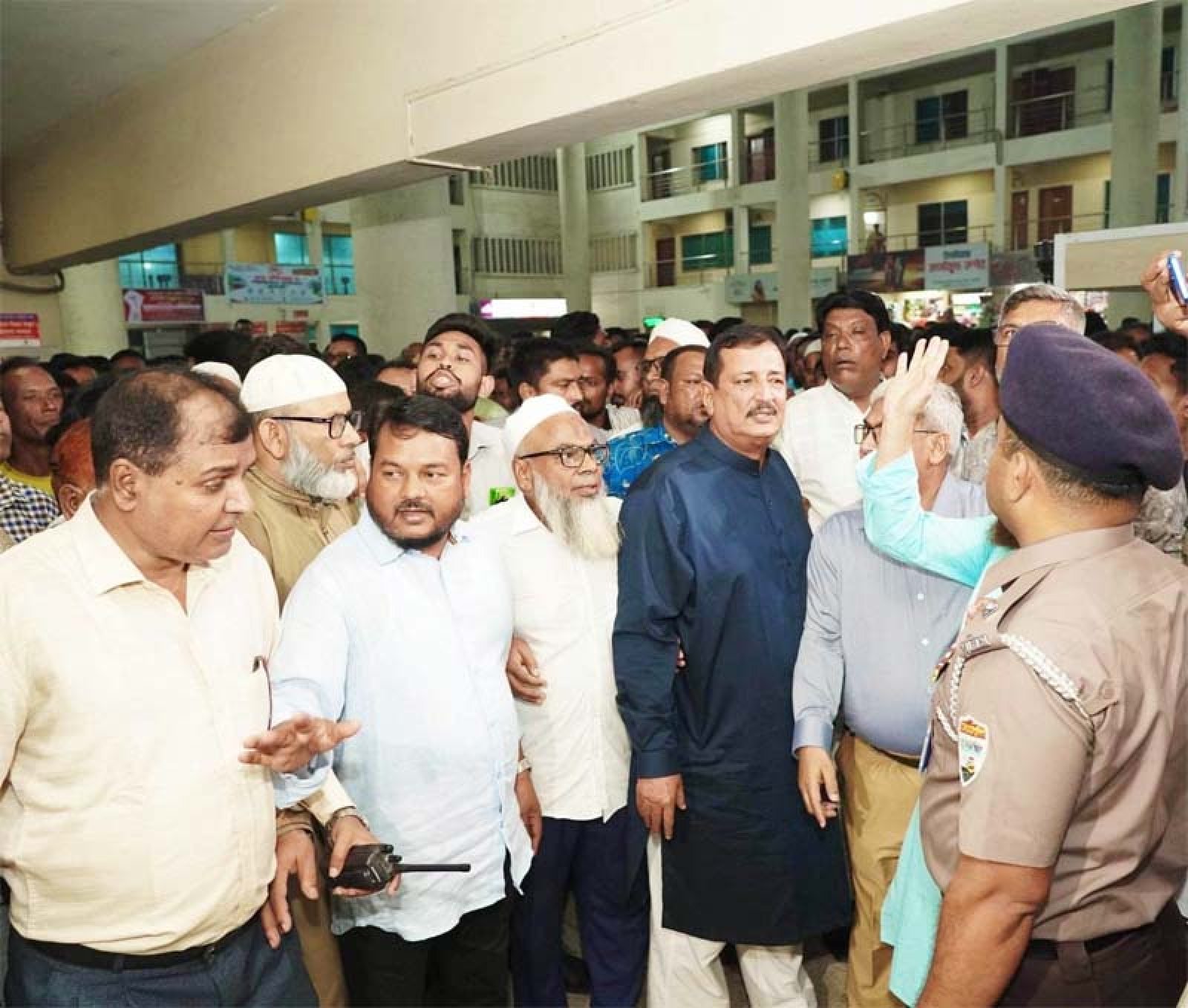 রাজশাহী রেলওয়ে স্টেশনে হামলাকারীদের কোন ছাড় দেয়া হবে না - ভূমিমন্ত্রী মিনু