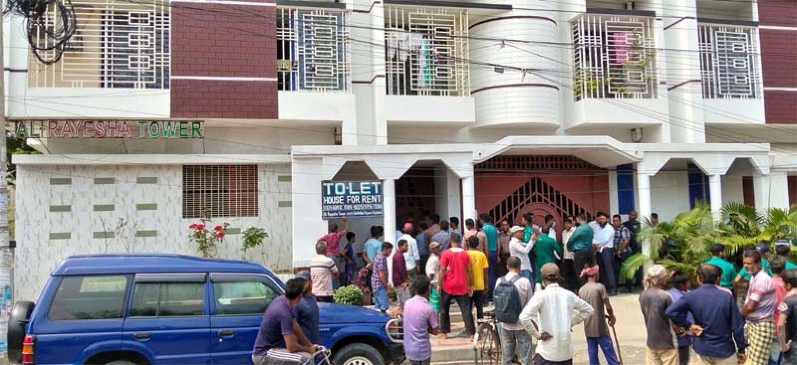 রাজশাহীতে অনুমোদনহীন ভবনের ছাদে সুইমিংপুল, অপসারণে বাধা ও আরডিএ চেয়ারম্যান সুইটকে খেয়ে ফেলার হুমকি