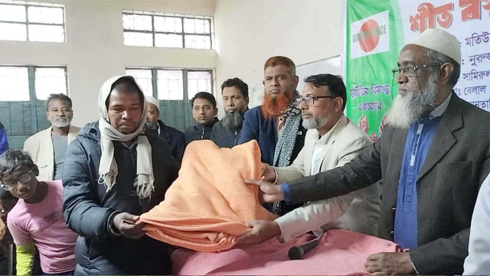 রাজশাহীতে গ্রীন ফোর্স বাংলাদেশের উদ্যোগে শীতবস্ত্র বিতরণ