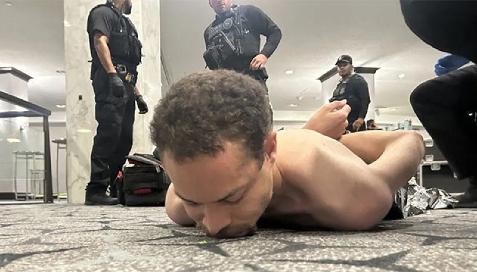 ট্রাম্পের অনুষ্ঠানে হামলাকারী কে এই যুবক?