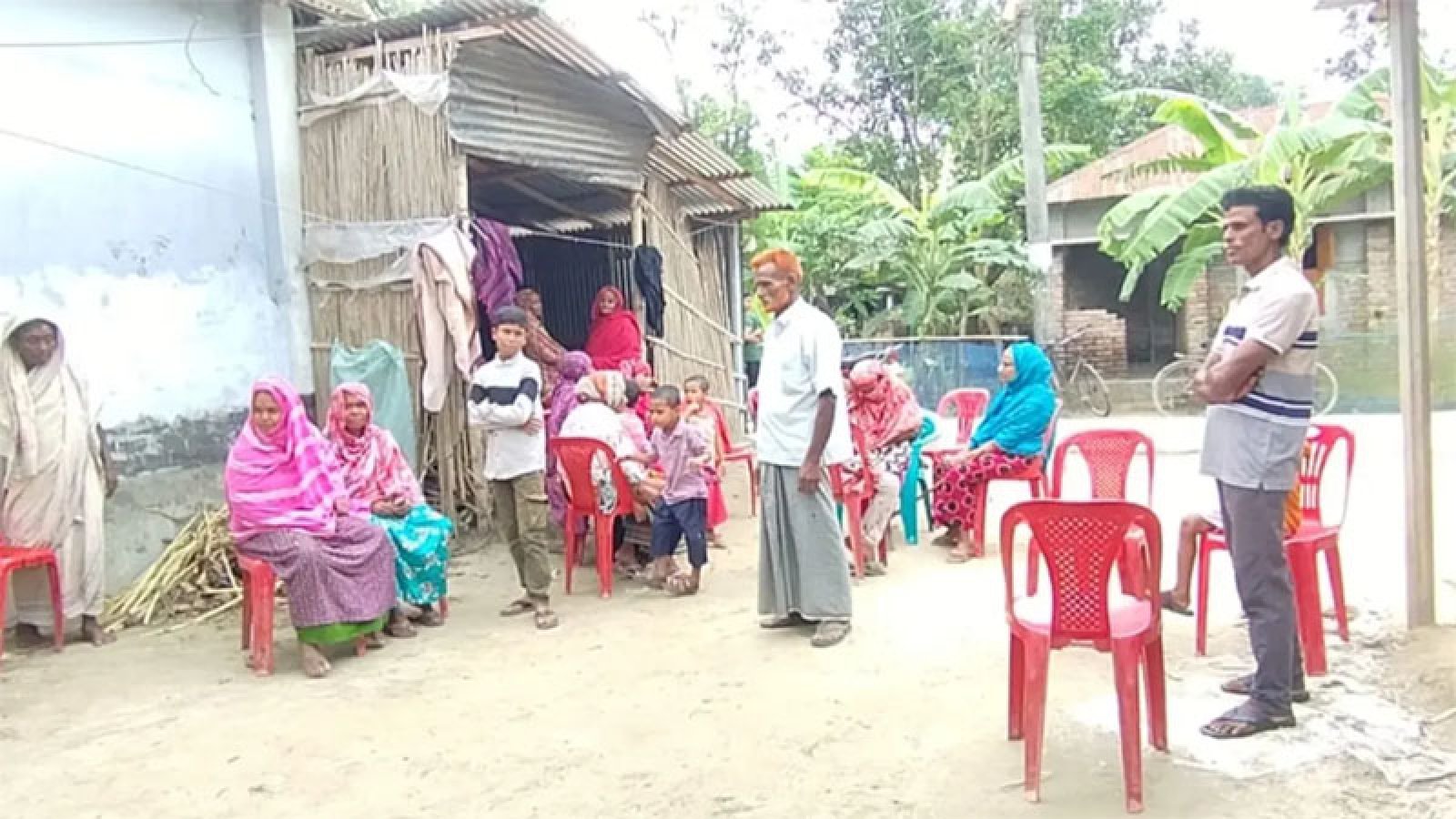 নাতির ছোড়া হাসুয়া বিদ্ধ হয়ে দাদির মৃত্যু