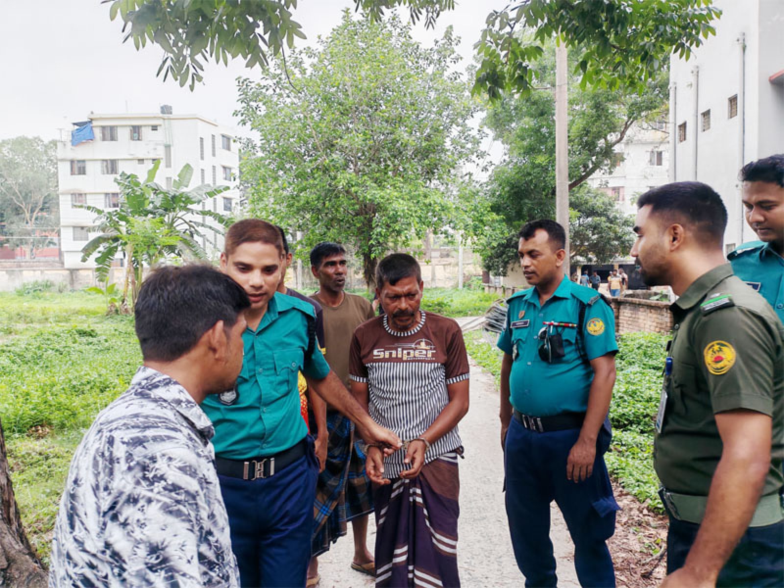 রুয়েটে পুনরায় চুরির সময় আটক ব্যক্তি, রয়েছে একাধিক মামলা