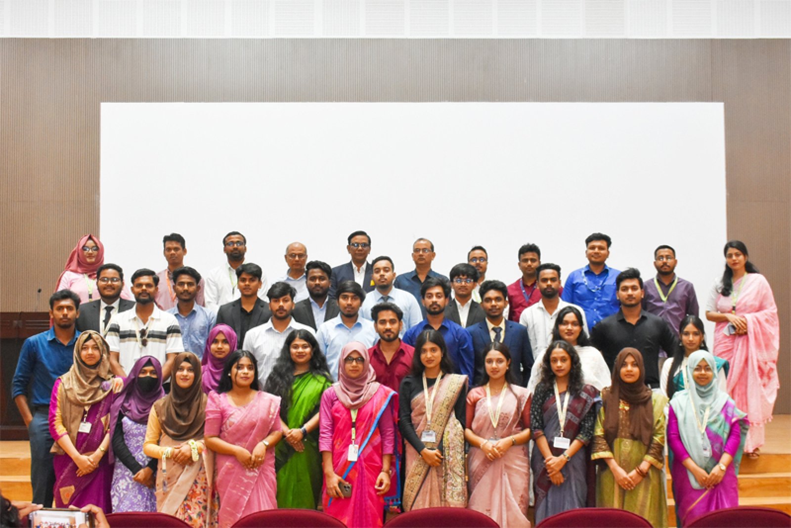 বরেন্দ্র বিশ্ববিদ্যালয়ে আর্থিক ব্যবস্থাপনা ও অর্থনৈতিক উন্নয়নে কেন্দ্রীয় ব্যাংকের ভুমিকা শীর্ষক সেমিনার