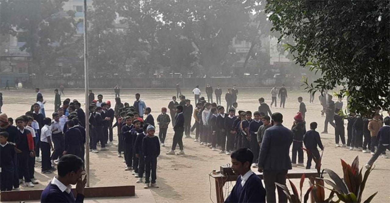 ঠাকুরগাঁওয়ে নির্দেশনা না পাওয়ায় চলছে পাঠদান