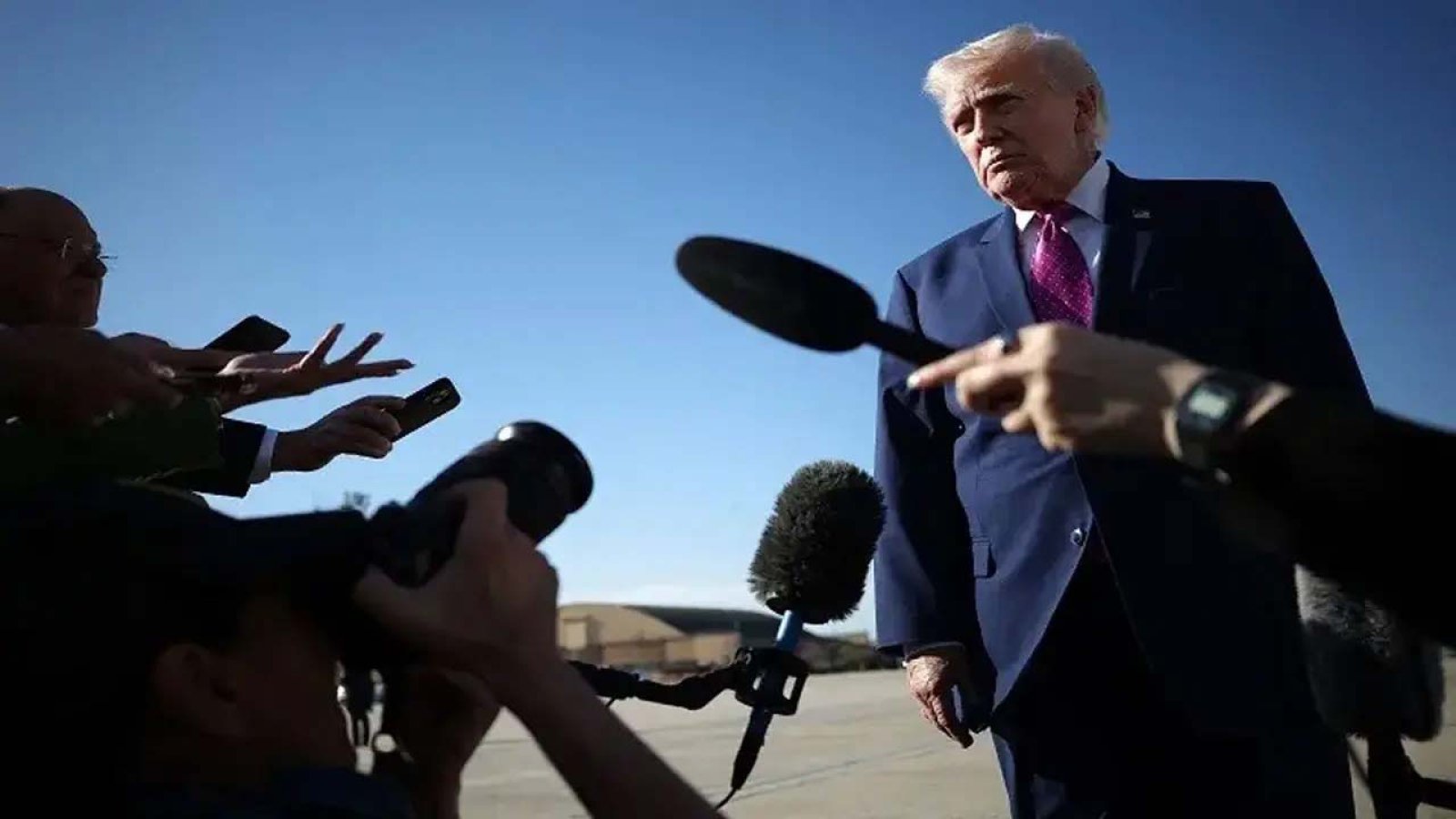 ইরানের সঙ্গে আলোচনার আগে ট্রাম্পের কণ্ঠে ‘সতর্ক আশাবাদ’