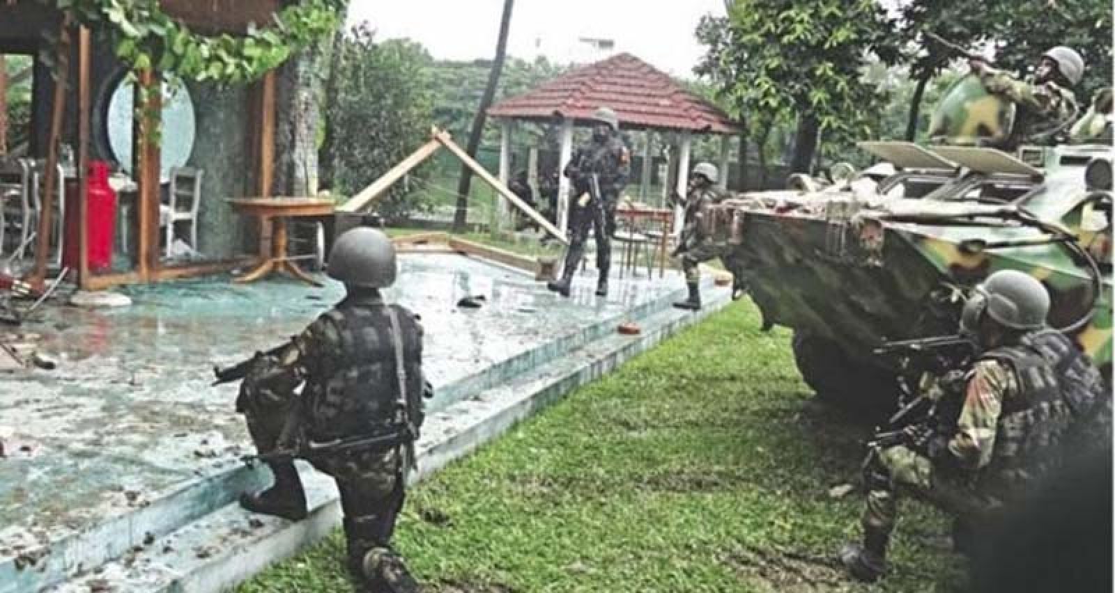এক দশক পরও অজানা হলি আর্টিজান ট্রাজেডি