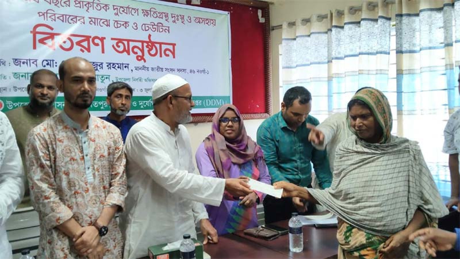 নিয়ামতপুরে প্রাকৃতিক দুর্যোগে ক্ষতিগ্রস্ত পরিবারের মাঝে চেক ও ঢেউটিন বিতরণ, বিভিন্ন শিক্ষা প্রতিষ্ঠানে সামগ্রী প্রদান
