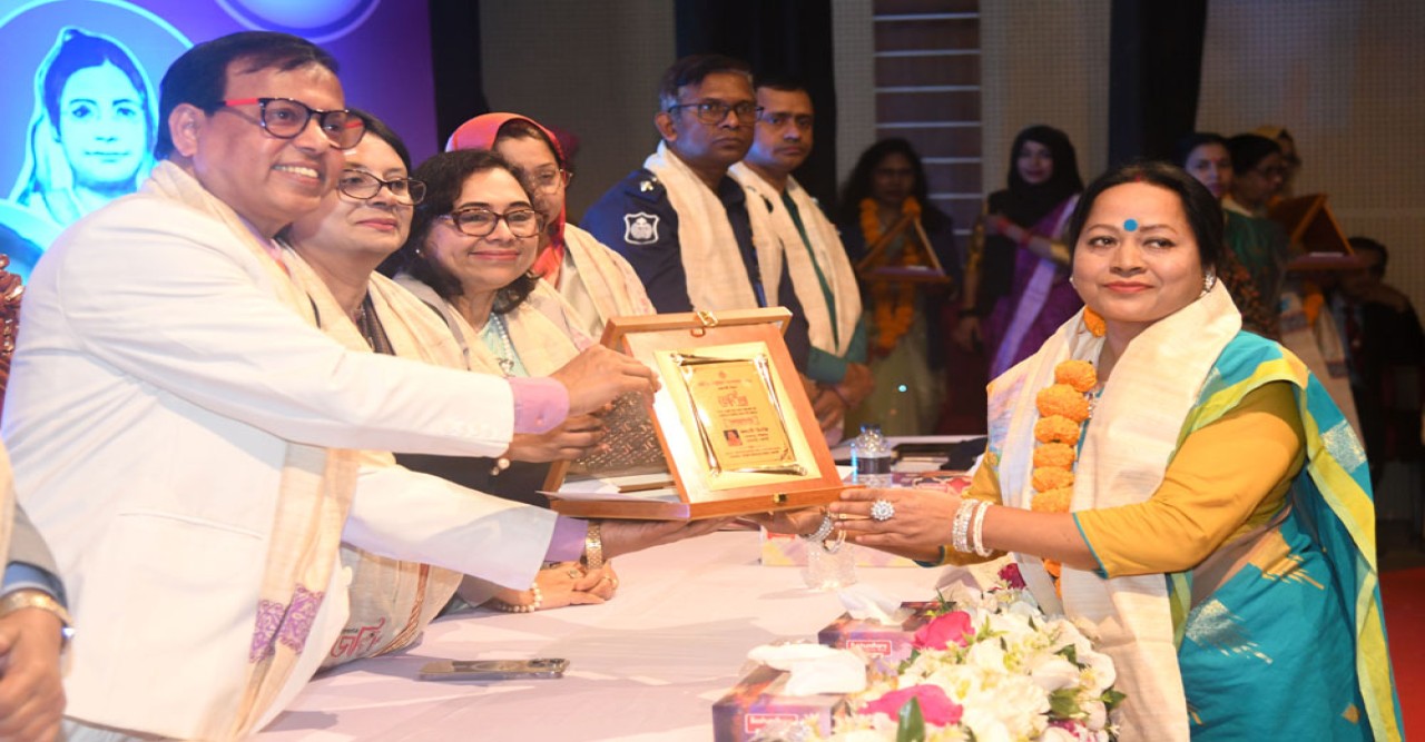 সমাজ উন্নয়নে নারীদের উদ্যোক্তা হতে হবে
