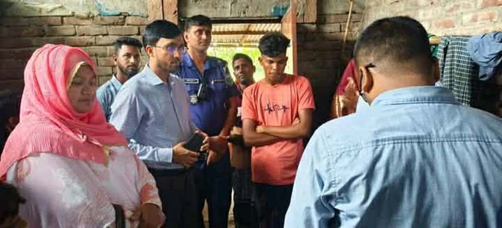 গোদাগাড়ীতে বাল্যবিবাহ করায় বর পক্ষকে ১৫ হাজার টাকা জরিমানা,কনে পক্ষের মুচলেকায় ছাড়