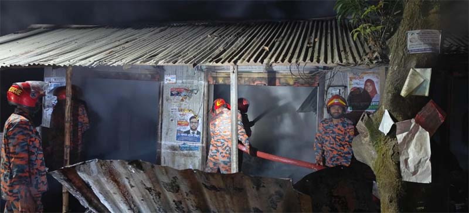 নিয়ামতপুরে অগ্নিকাণ্ডে ৪টি দোকান ভস্মীভূত