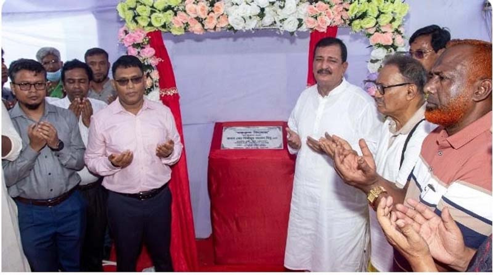 জাতীয় কবি কাজী নজরুল ইসলাম সমগ্র বাঙালি জাতির অহংকার : ভূমিমন্ত্রী