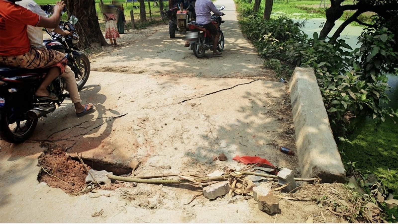দুই উপজেলার মাঝখানে ‘মৃত্যুফাঁদ’—৭ দিনেও মেরামতের খবর নেই