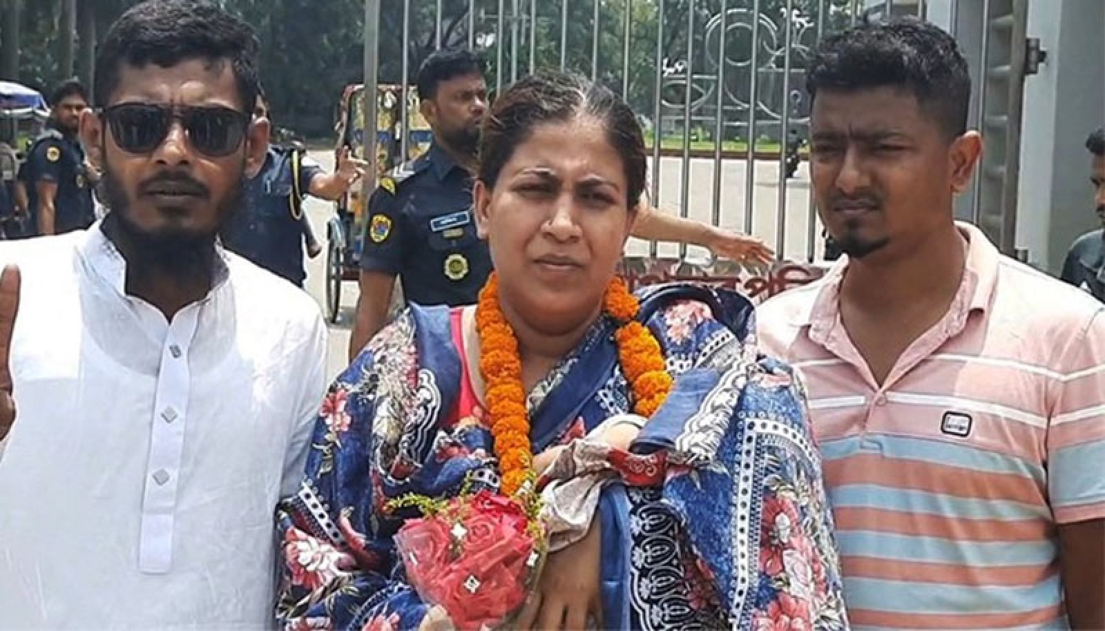 বাচ্চাসহ গ্রেপ্তার হওয়া যুব মহিলা লীগ নেত্রী ​জামিনে মুক্তি পেলেন