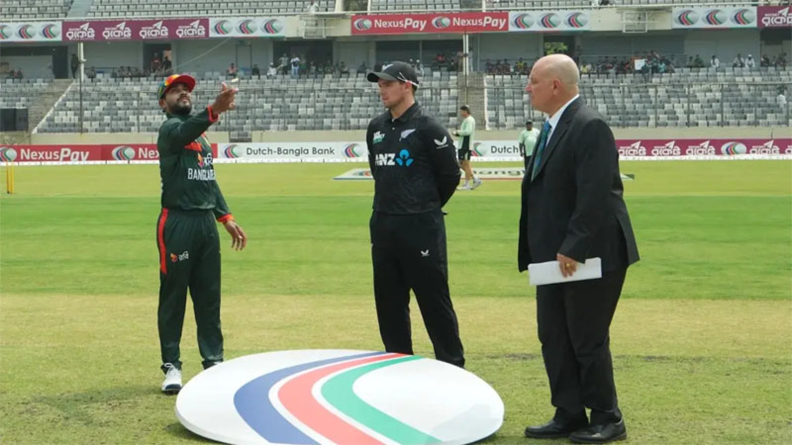 একাদশে দুই পরিবর্তন নিয়ে ব্যাটিংয়ে বাংলাদেশ