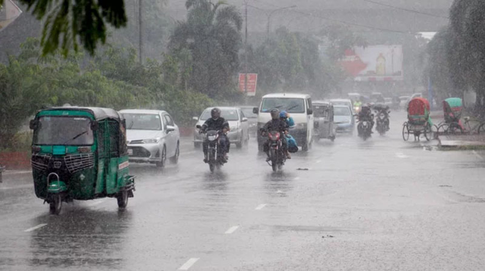 অবশেষে ঢাকায় বৃষ্টির সম্ভাবনা, কমবে গরম