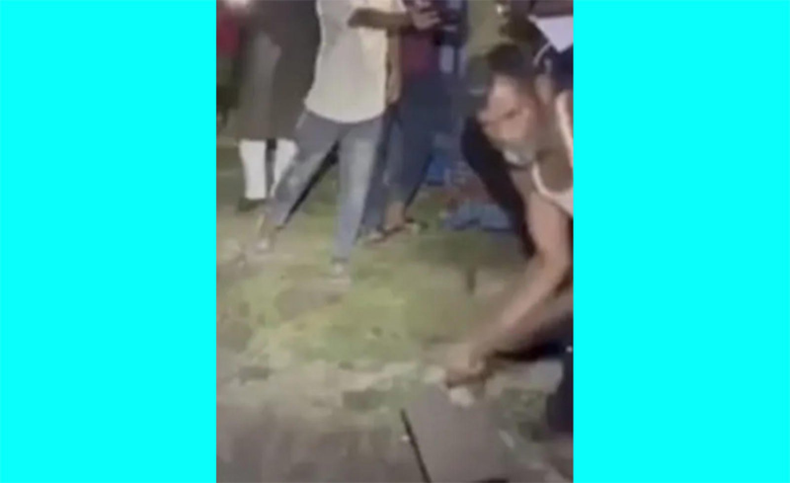 কুকুরে টানাটানির পর মাটি খুঁড়ে উদ্ধার মা-নবজাতকের মরদেহ