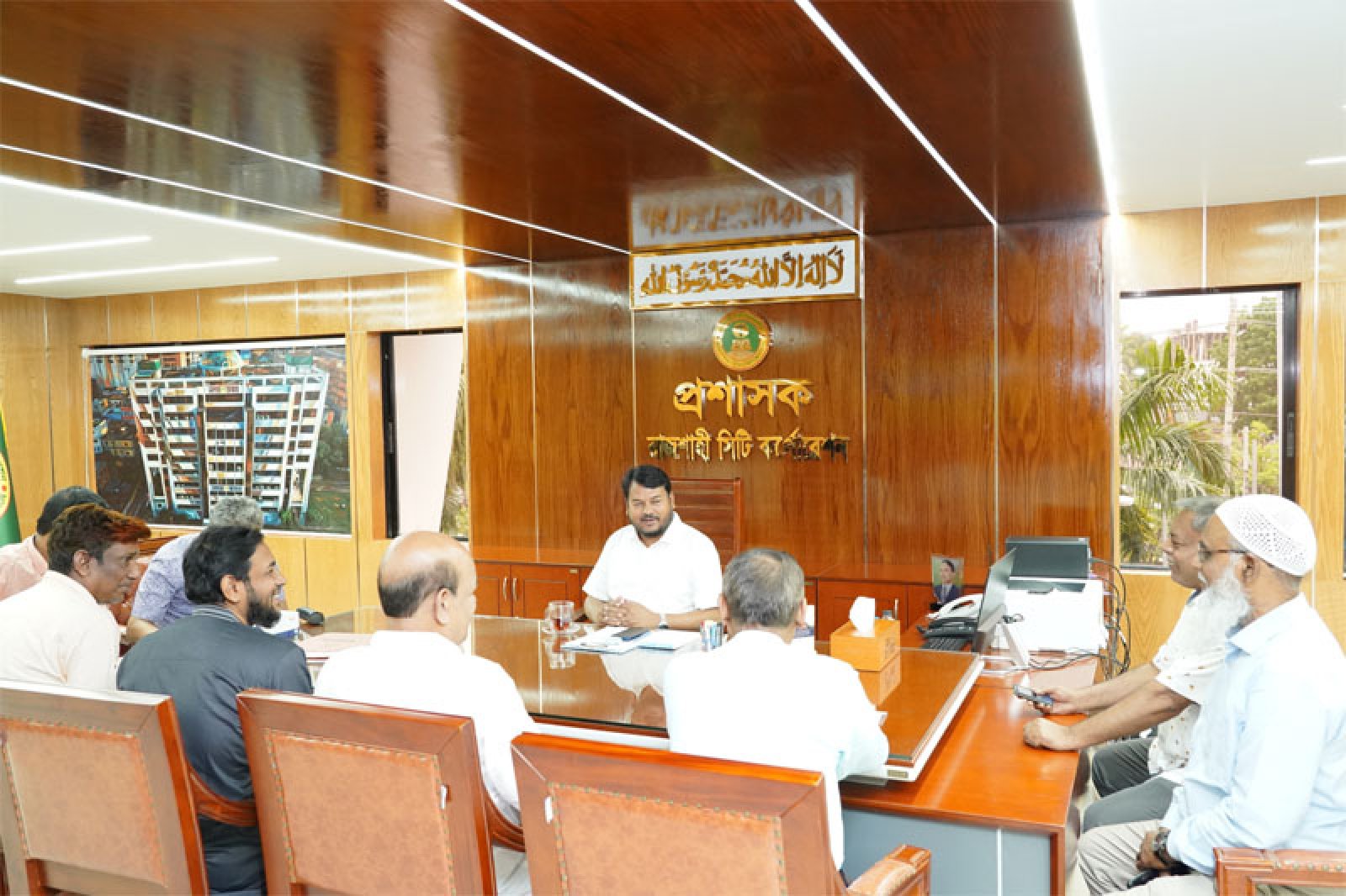 রাসিক প্রশাসকের সাথে কর্মচারী  ইউনিয়নের নেতৃবৃন্দের সৌজন্য সাক্ষাৎ