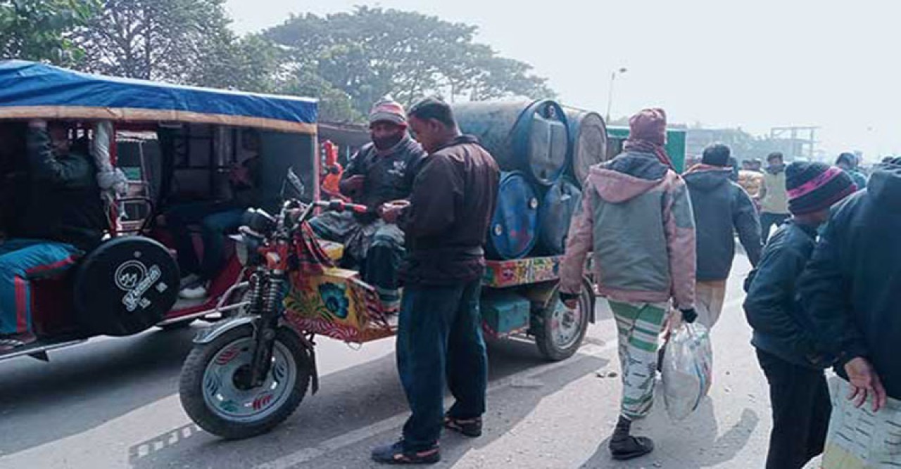 হাতেনাতে চাঁদাবাজি ধরে বন্ধের নির্দেশ দিলেন এমপি আসাদ