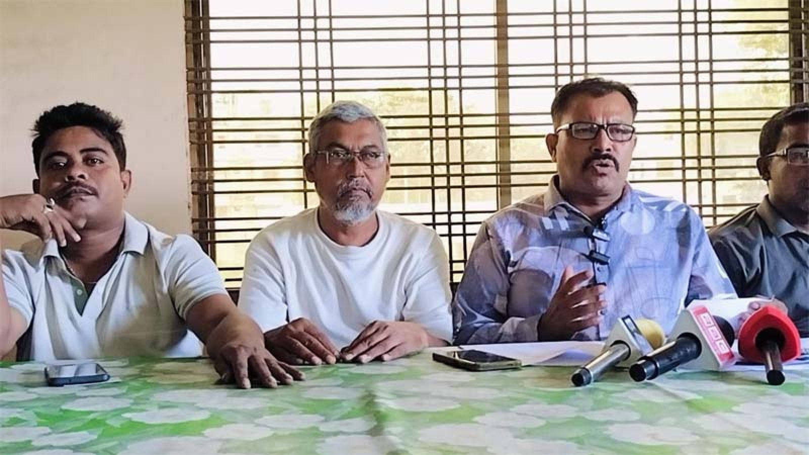 রাজশাহী জেলার ট্রাক ট্রাঙ্ক লরি কাভার্ডভ্যান শ্রমিক ইউনিয়নের মেয়াদের আগেই নির্বাচনের দাবি একাংশের