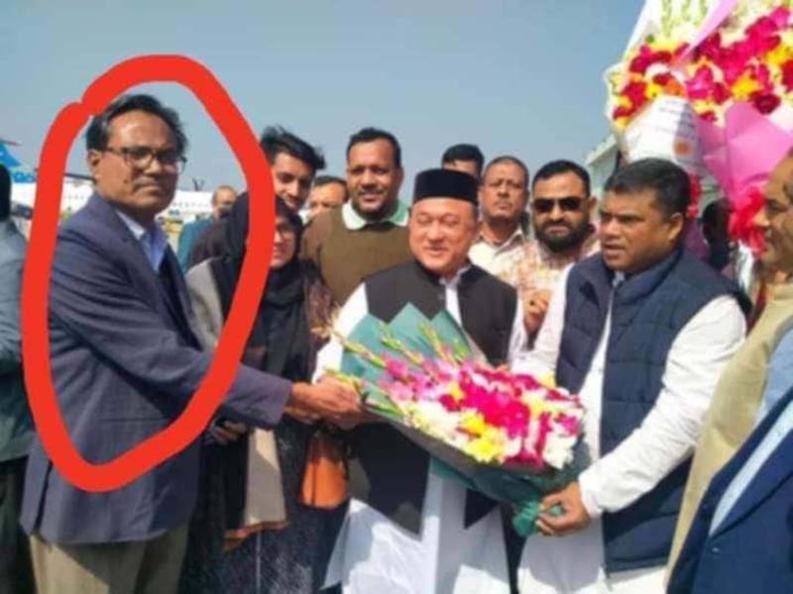 খুরুশকুল আশ্রয়ন প্রকল্পে সাবেক কাউন্সিলর আকতার কামালের ষড়যন্ত্রে ৪ সমাজের নিন্দা