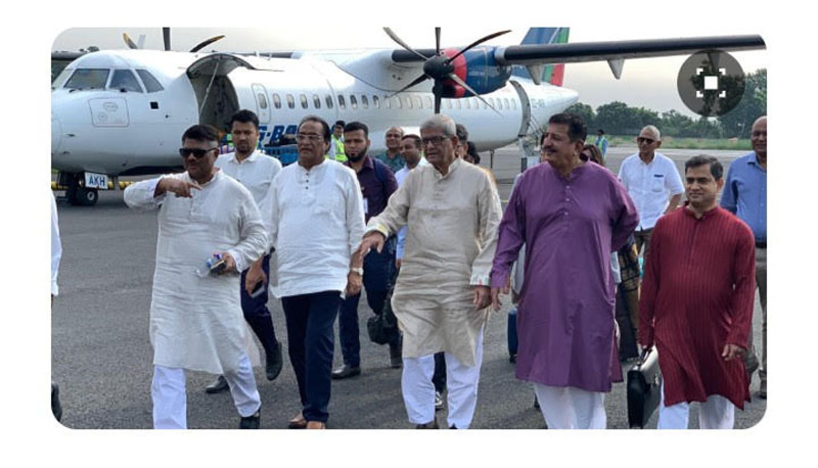 রাষ্ট্রীয় সফরে রাজশাহীতে দুই মন্ত্রী, বিমানবন্দরে উষ্ণ অভ্যর্থনা