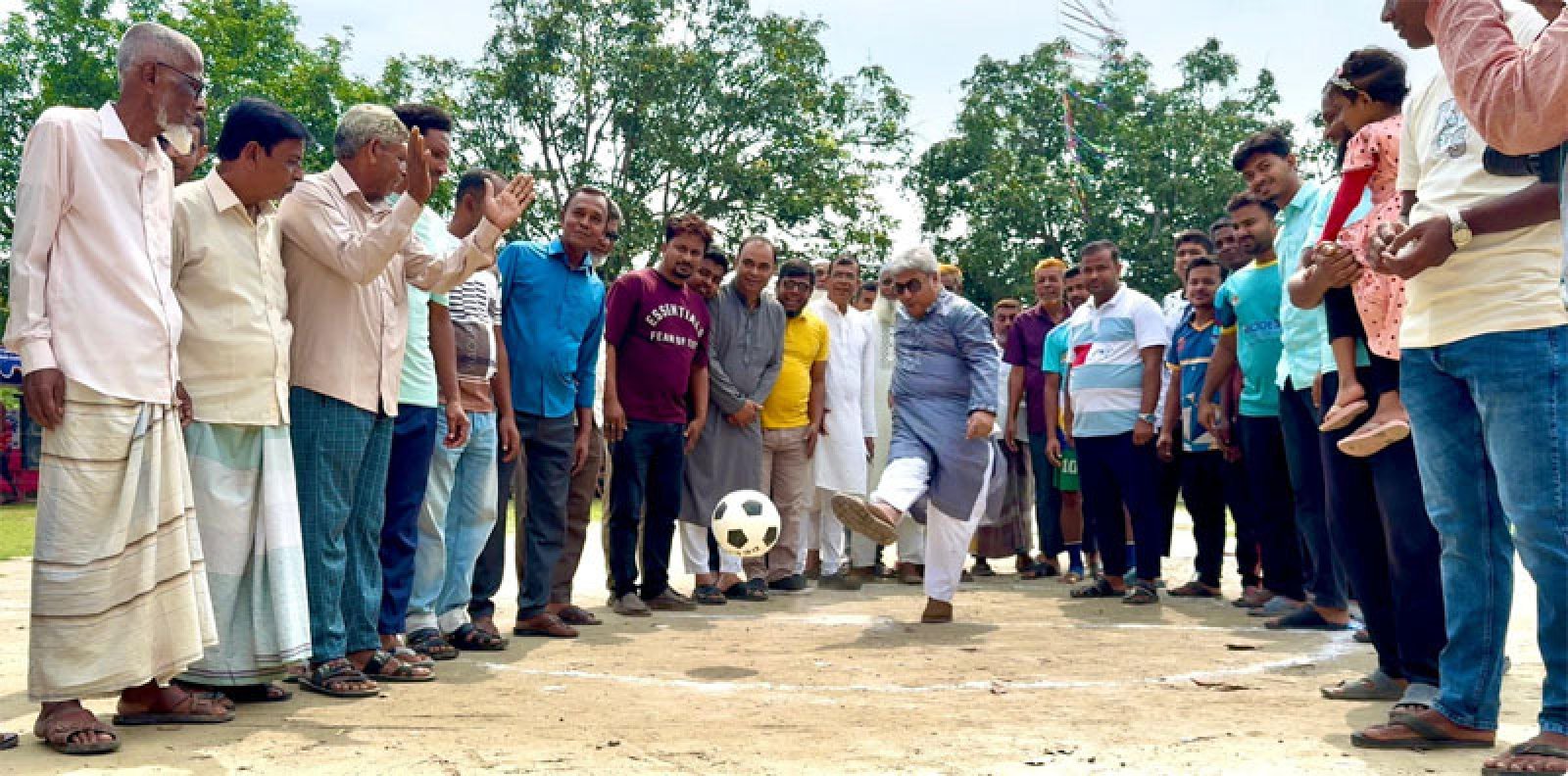 তরুণ সমাজকে বিপথগামী হওয়া থেকে রক্ষা করবে খেলাধুলা : এমপি মিলন