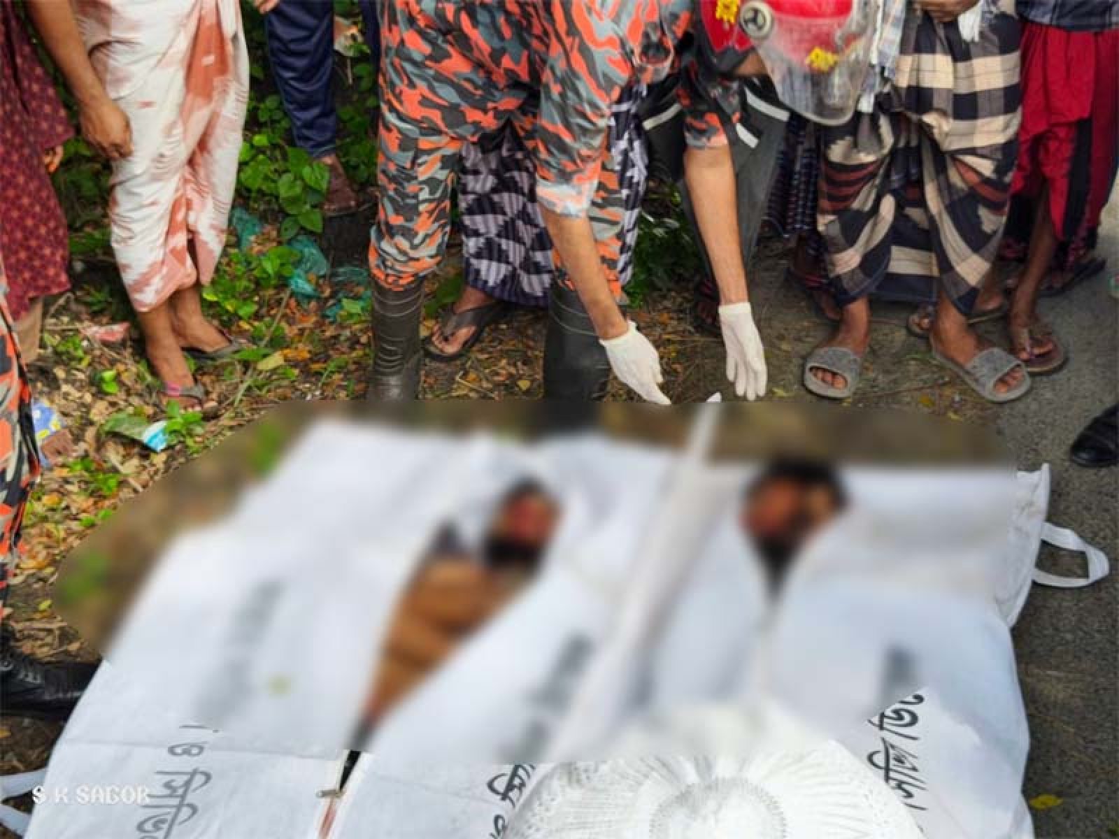 গোদাগাড়ীতে দুই ট্রাকের চাপায় মোটরসাইকেল আরোহী ২ কলেজ ছাত্র নিহত