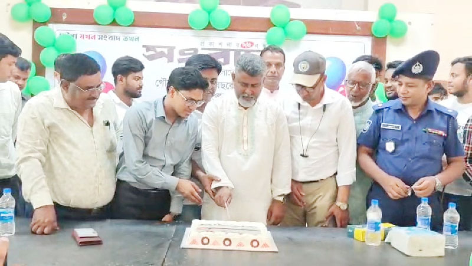 বদলগাছীতে বর্ণাঢ্য আয়োজনে প্রতিষ্ঠাবার্ষিকী উদযাপন