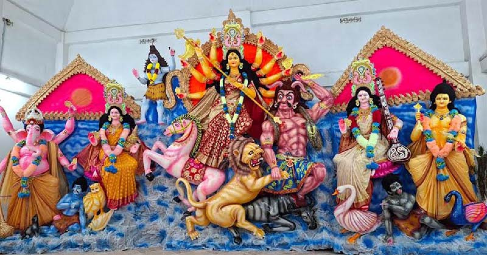 আজ বিজয়া দশমীতে মণ্ডপে বিদায়ের সুর, বিসর্জনে শেষ হচ্ছে দুর্গোৎসব