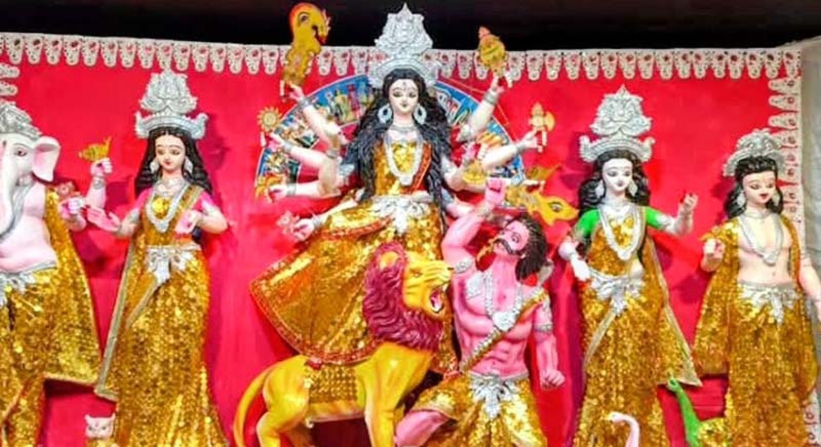 প্রতিমা বিসর্জনে রাজশাহীতে শারদীয় দুর্গোৎসবের সমাপ্তি, মণ্ডপে মণ্ডপে বিদায়ের আবহ