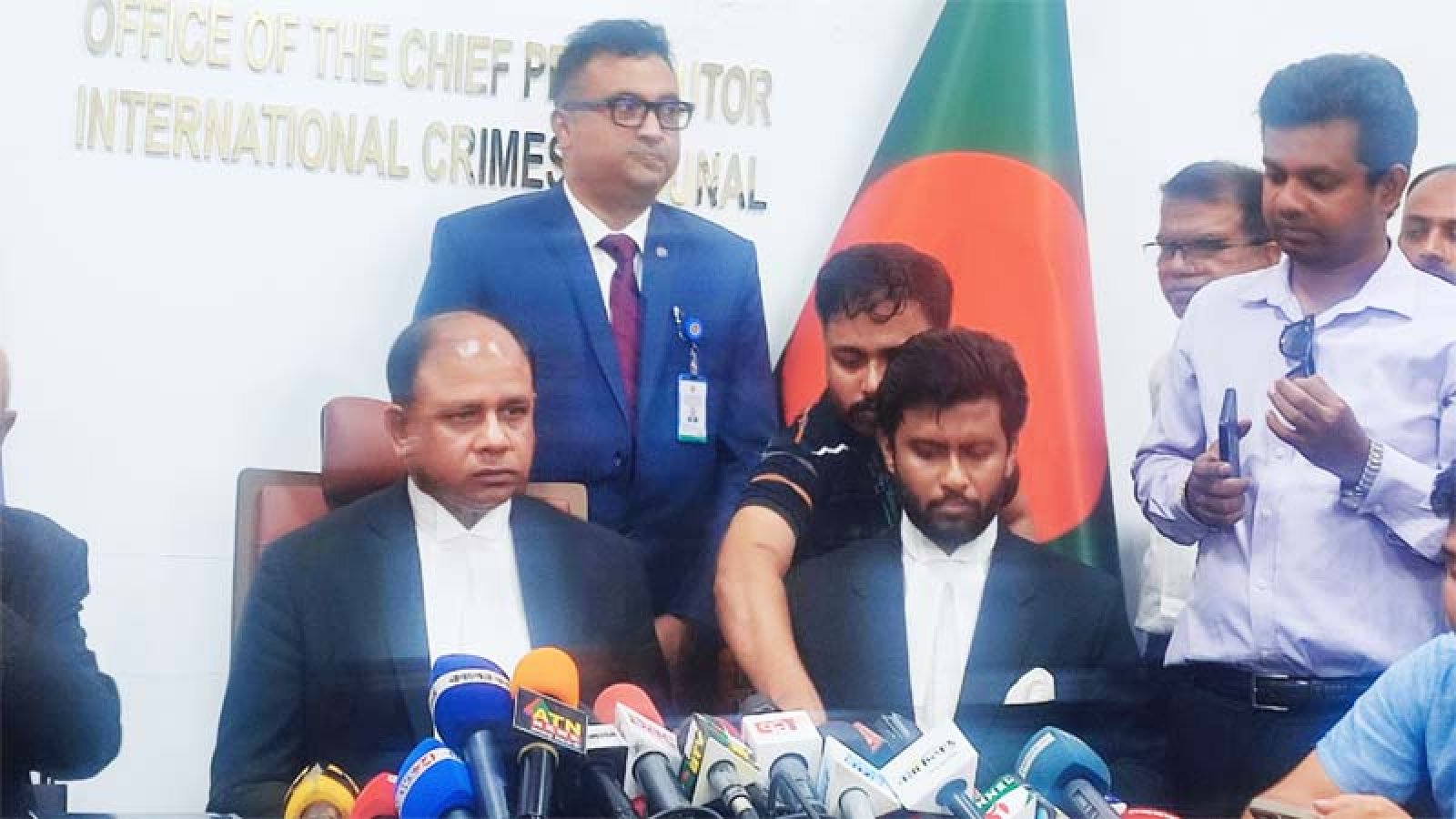ঘুষের অভিযোগ বিচারপ্রক্রিয়াকে প্রশ্নবিদ্ধ করে