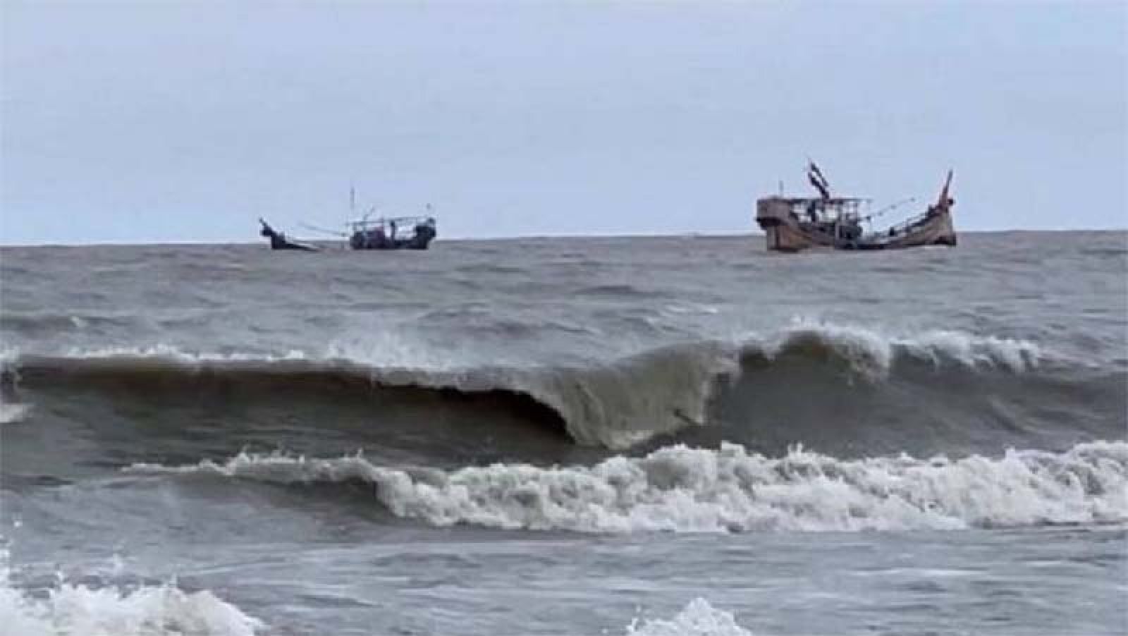 লঘুচাপ আরও শক্তিশালী হচ্ছে, ভারী বৃষ্টির আভাস