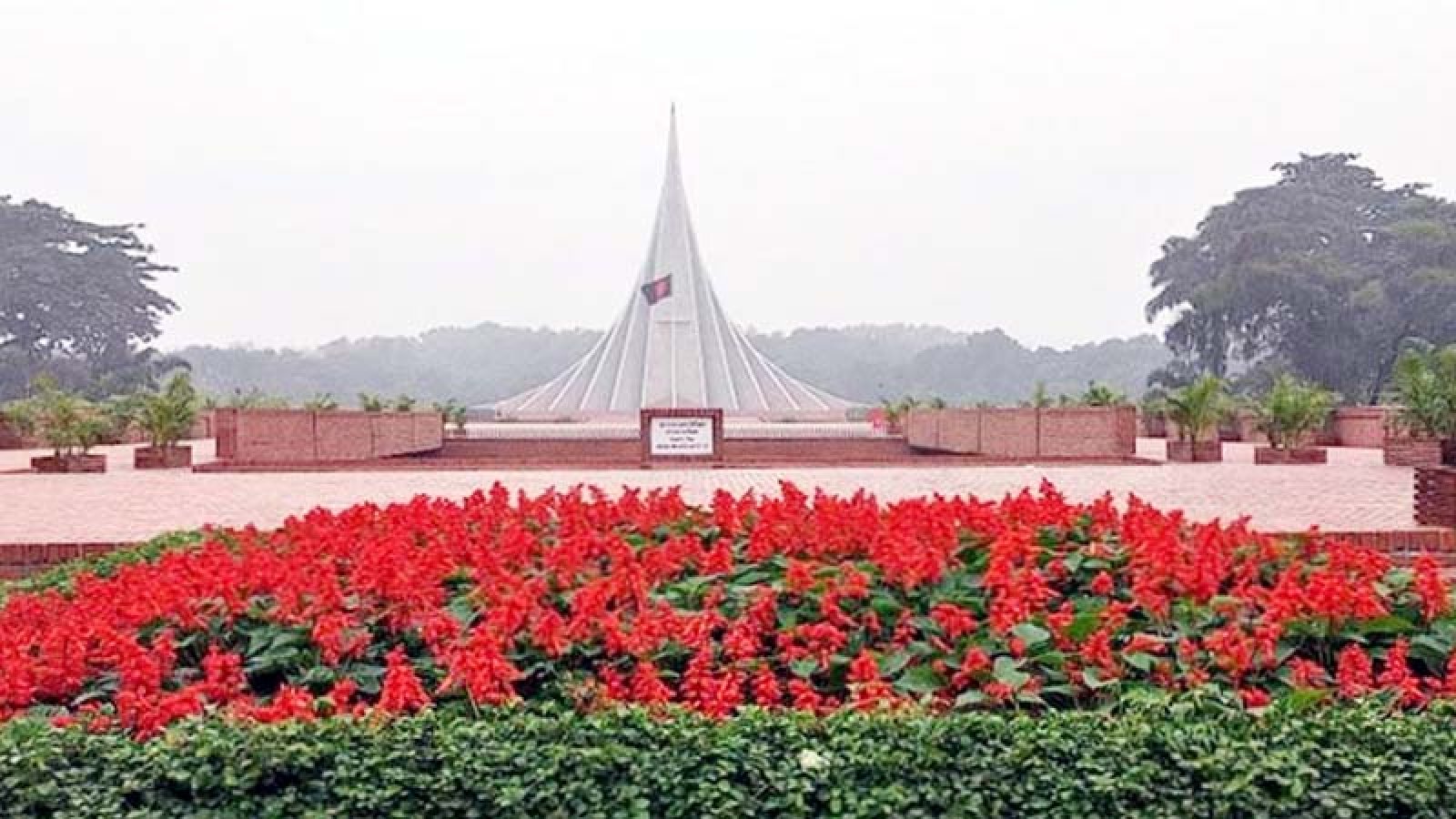 বীর শহীদদের শ্রদ্ধা জানাতে প্রস্তুত জাতীয় স্মৃতিসৌধ