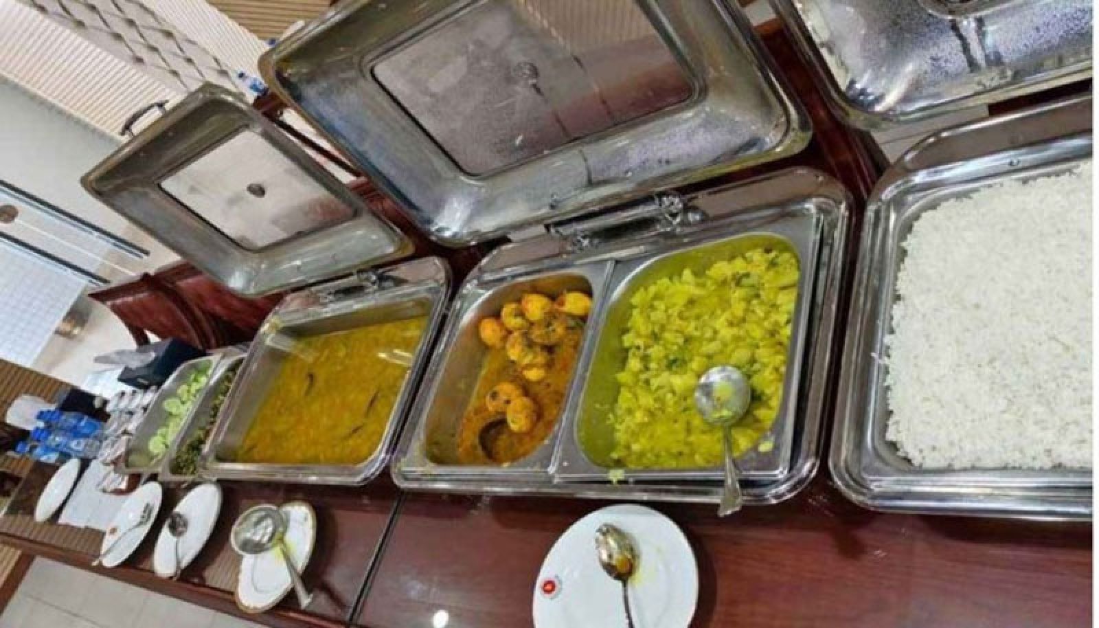 প্রধানমন্ত্রীর অফিসে খাবারের বাজেট কমলো ৫ গুণ