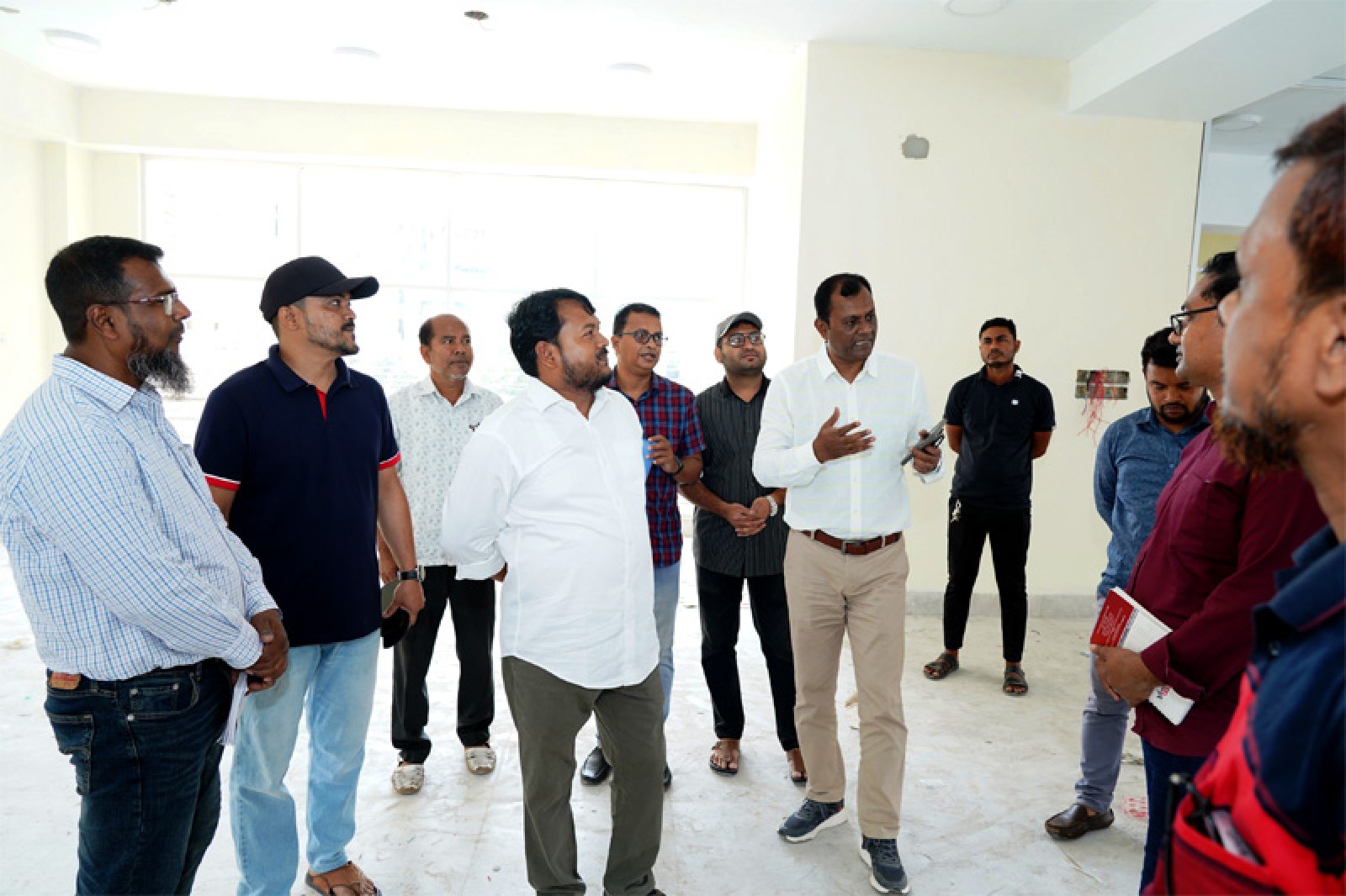 কাম কমিউনিটি সেন্টার পরিদর্শনে রাসিক প্রশাসক