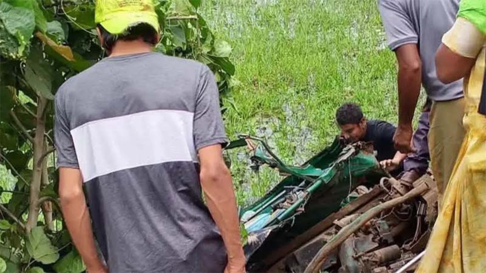 সিএনজি-কাভার্ড ভ্যানের সংঘর্ষ, নিহত বেড়ে ৩